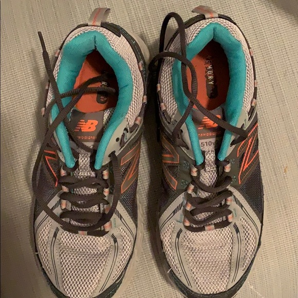 New Balance shoes - Picture 3 of 8